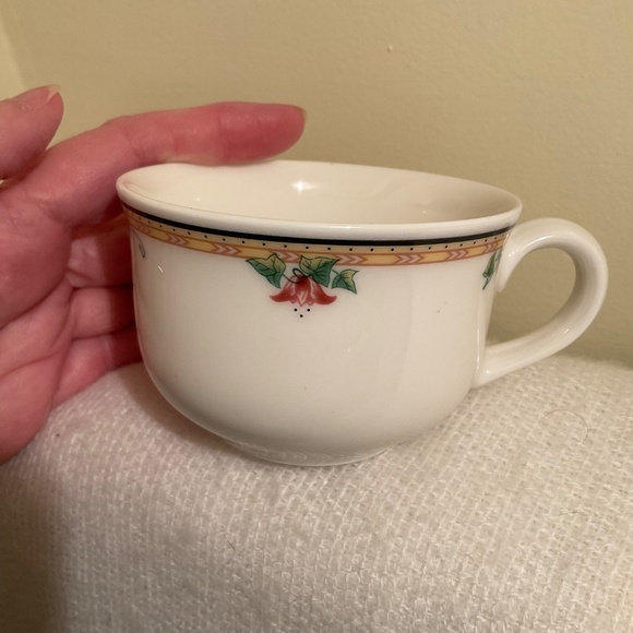 Villeroy & Boch Luxembourg Adriana 1748 Tea Cup - Picture 4 of 10